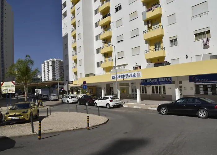 Daire Lovely Gaivota Mar Da Rocha With Pool , Parking Portimão